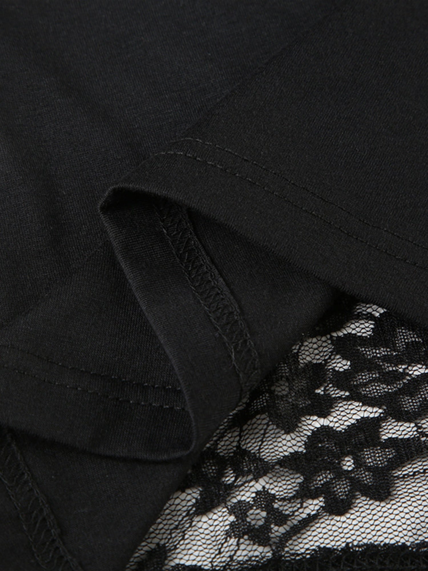 Lace Patchwork Sexy See-through Round Neck And Backless Long-sleeved T-shirt