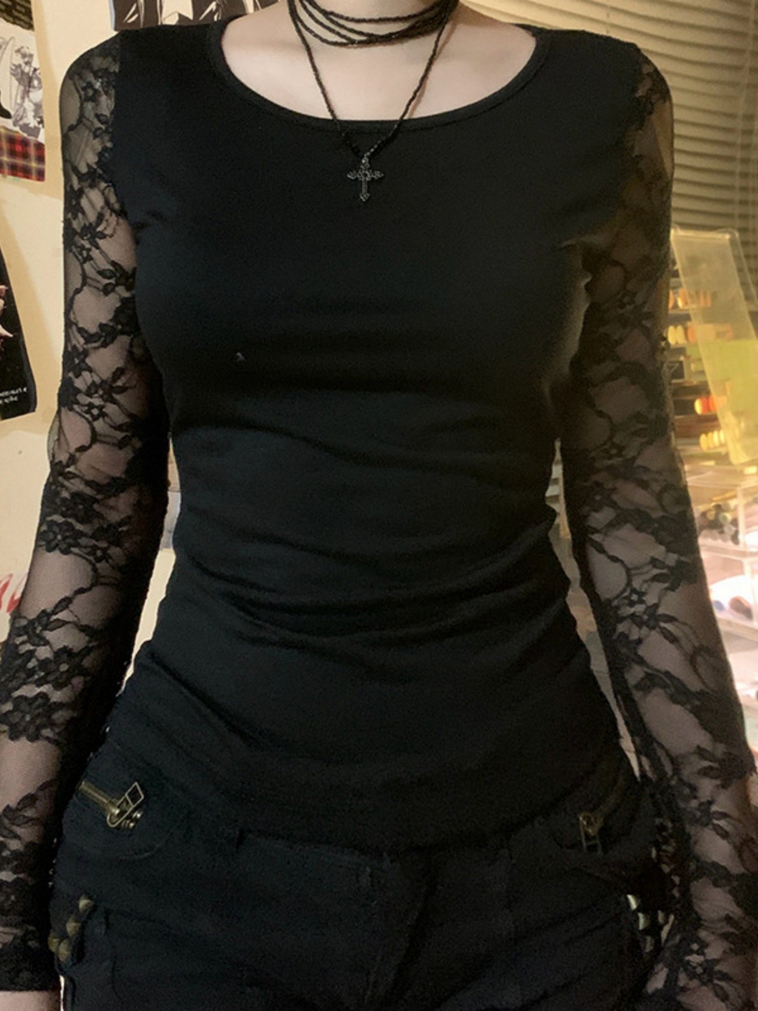 Lace Patchwork Sexy See-through Round Neck And Backless Long-sleeved T-shirt