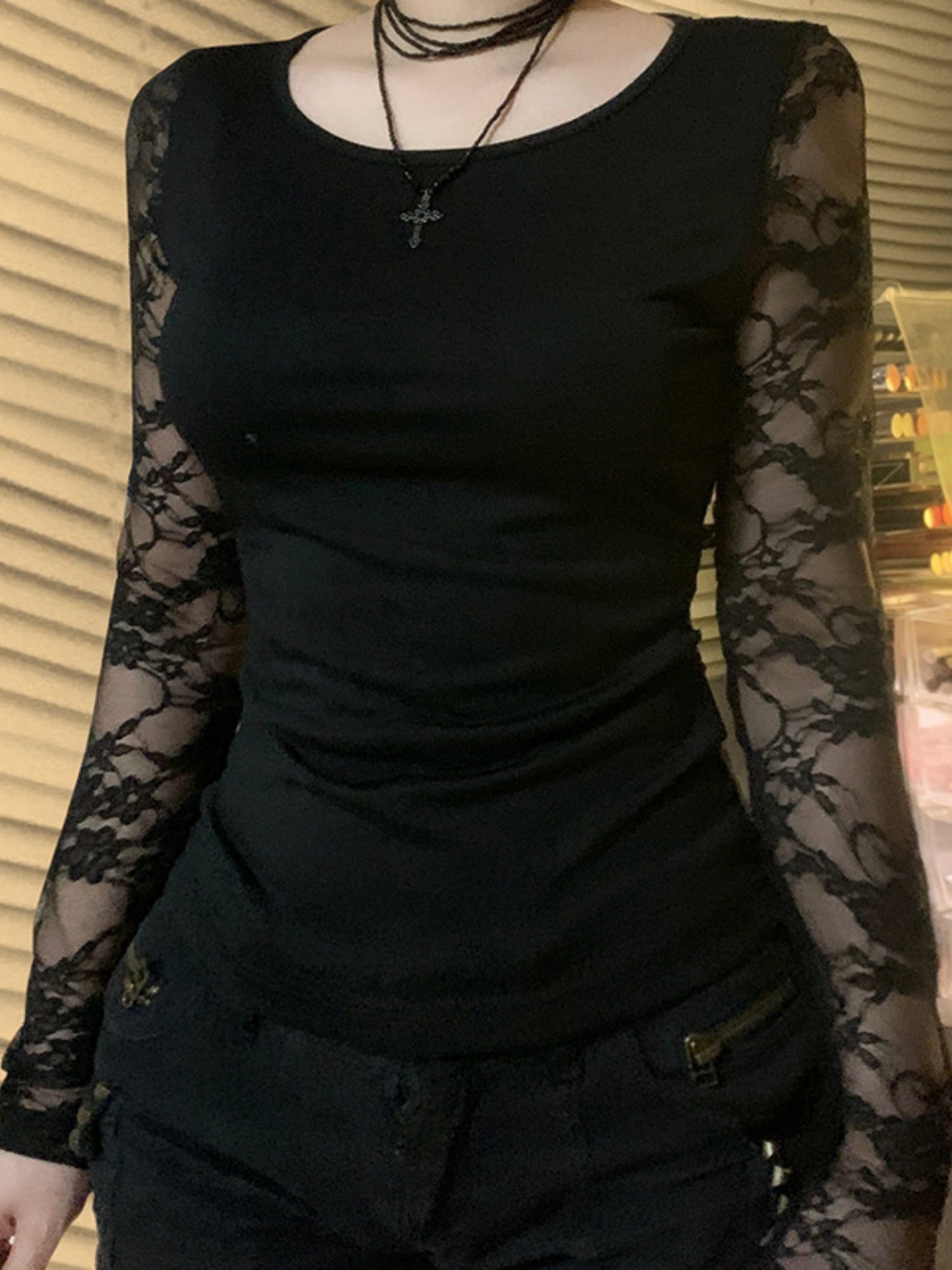 Lace Patchwork Sexy See-through Round Neck And Backless Long-sleeved T-shirt