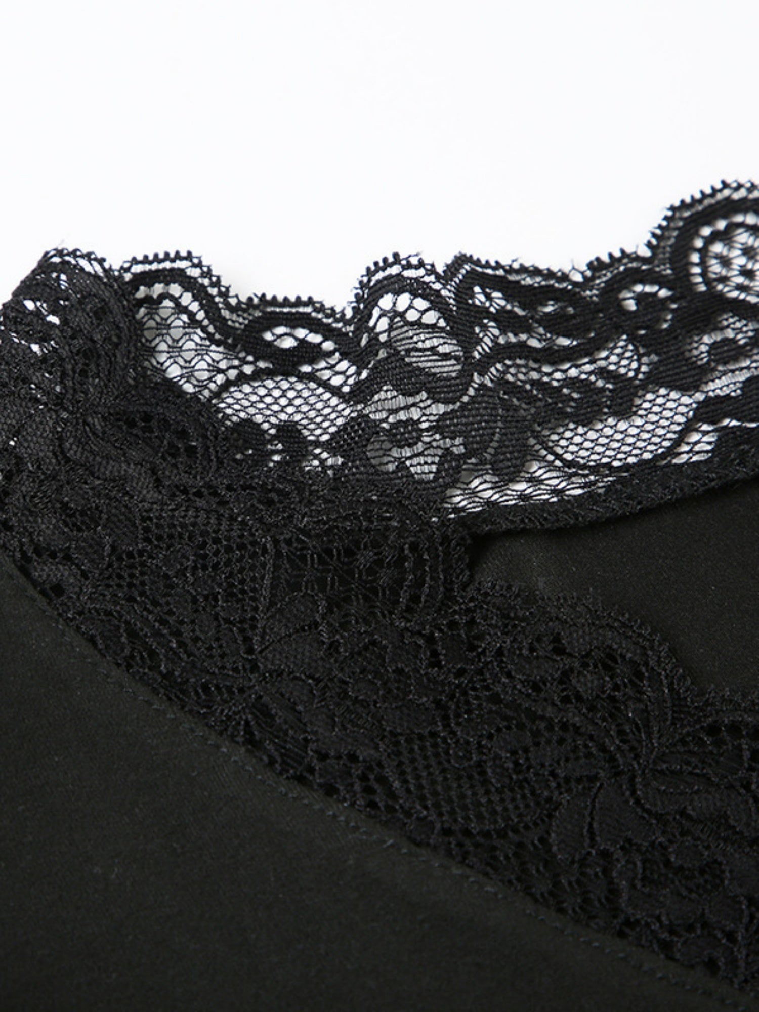 V-neck Lace Patchwork Long-sleeved T-shirt