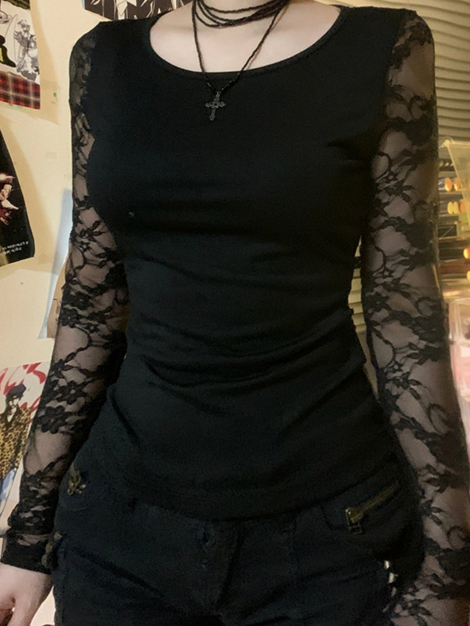 Lace Patchwork Sexy See-through Round Neck And Backless Long-sleeved T-shirt