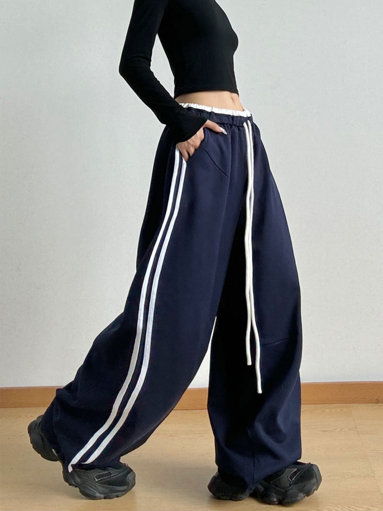 Color-blocked Two-stripe Track Pants Loose-fitting Casual Cargo Pants