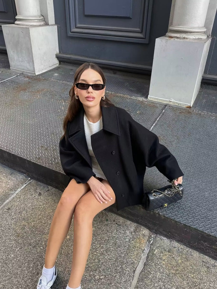 Short and loose Button coat