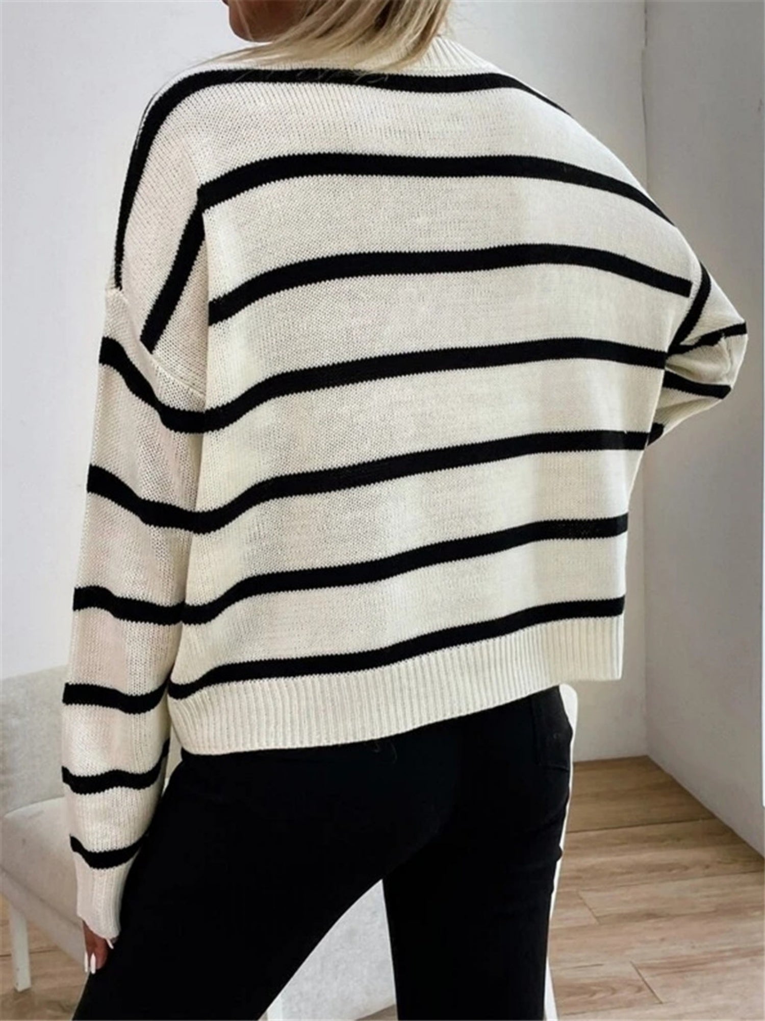 Crew Neck Stripes Contrasting Colors Knitted Sweater