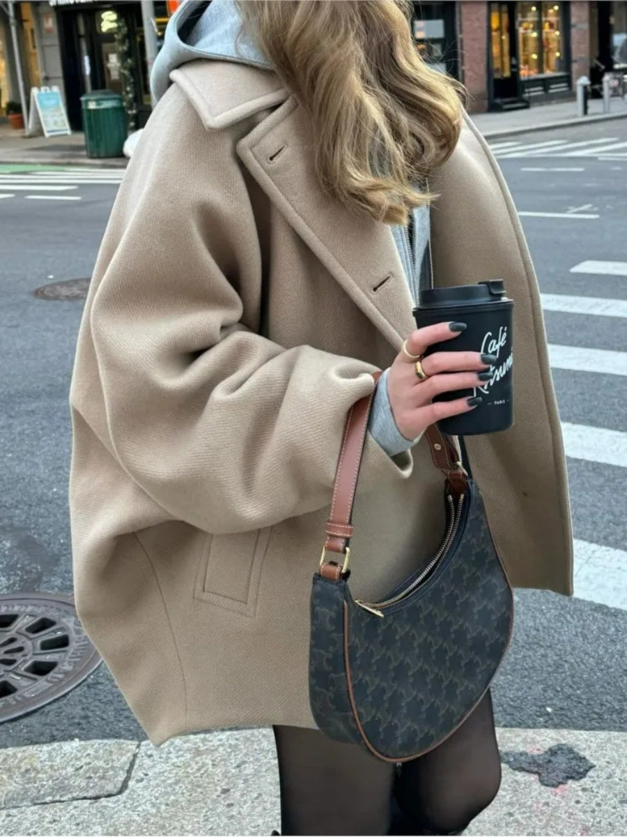 Short and loose Button coat